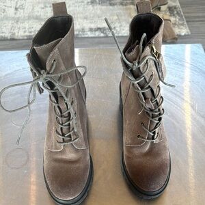 Stylish Women's Brown Lace-Up Boots